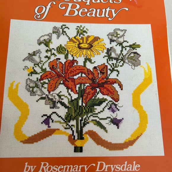 4/$50 Vintage cross stitch pattern book flower bouquet 💗 - Picture 1 of 6
